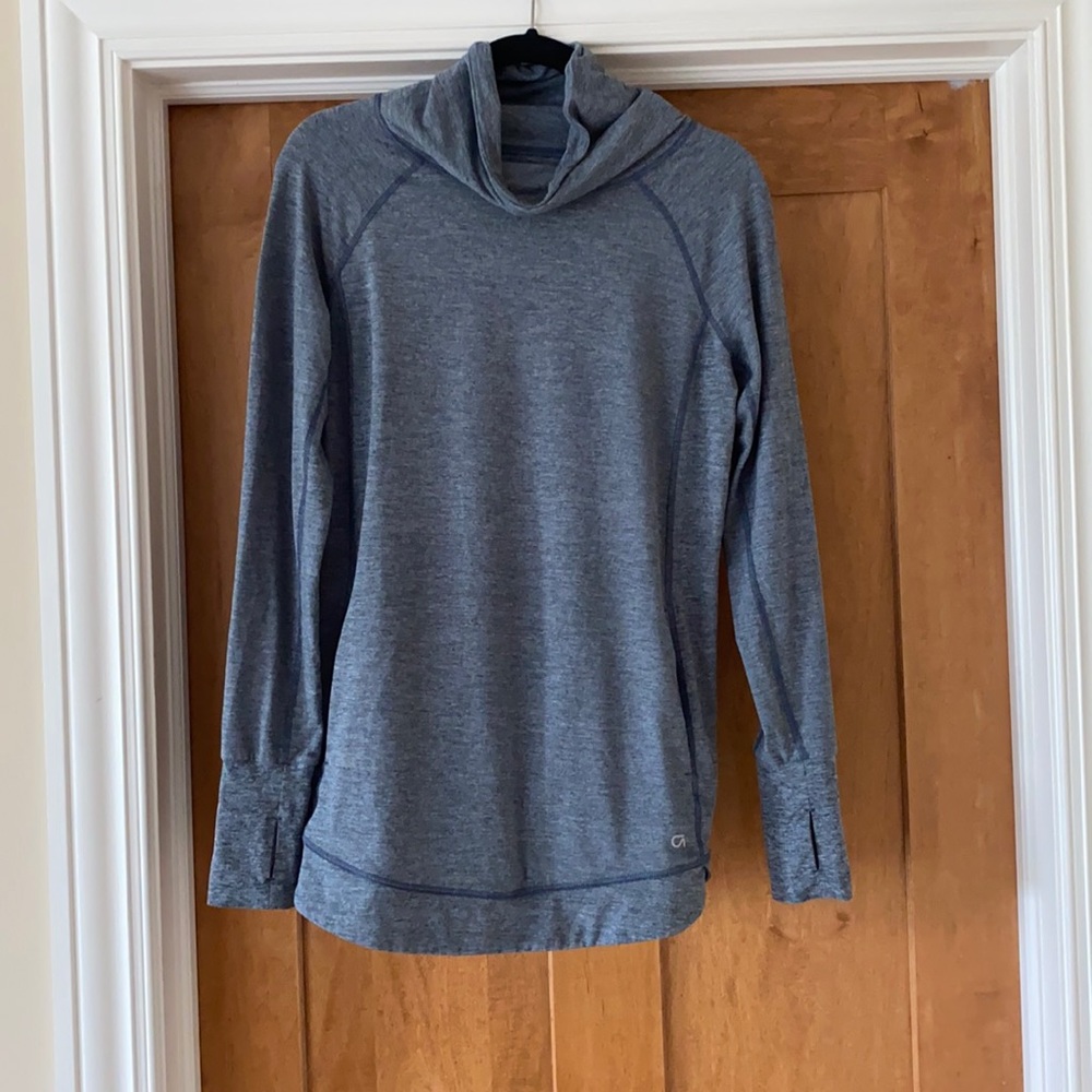 Maternity GapFit pullover